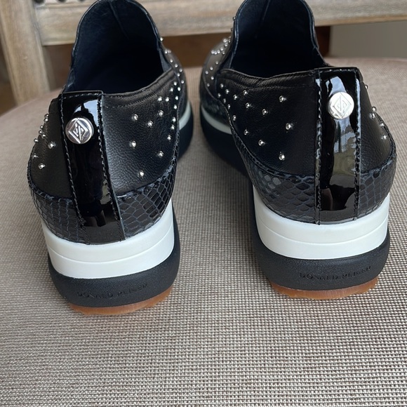 NWOT DONALD PLINER LIZZEE COMFY SLIP ON STUDDED PLATFORM LEATHER SHOES SIZE 8M - Picture 9 of 17